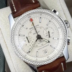 Breitling Bentley Mark VI Silver Dial on leather Ref. P26362